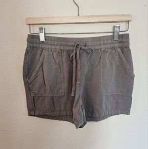 Chelsea & Theodore Drawstring lounge shorts S